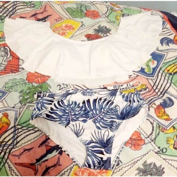 Pat Pat NWT Palm Leaf Two Piece Swimsuit Size Large - Picture 3 of 5